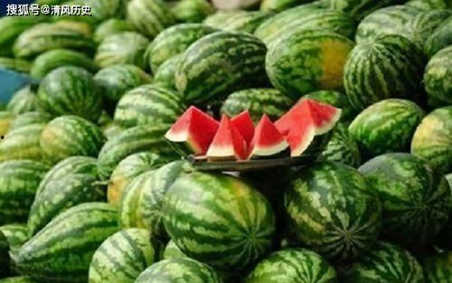 两边吃瓜,揭秘网络热议背后的“吃瓜”心理