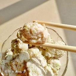 西瓜条宝宝瓜吃丸子,西瓜条宝宝瓜的丸子美食之旅